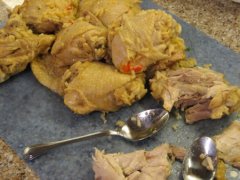 Shred the Chicken (Ouch! It's Hot!) 